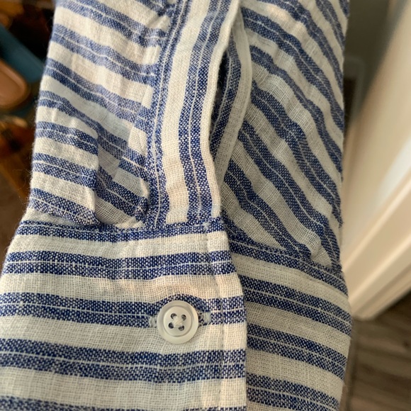 RAILS Rylan top in Atlas Stripe. Long sleeves, patch pockets, adjustable tie hem - Picture 6 of 9